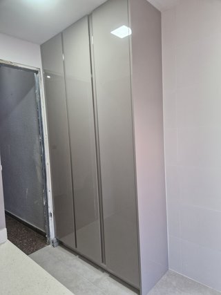 CARPINTERO MONTADOR DE MUEBLES