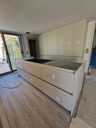 CARPINTERO MONTADOR DE MUEBLES