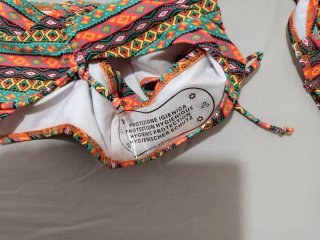 Bikini estampado étnico.