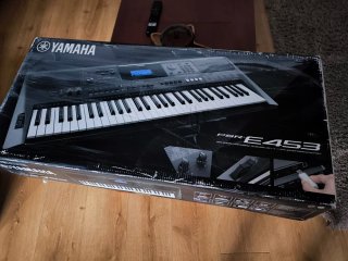 Tastiere Yamaha PSR E453