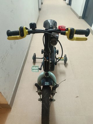 Bicicleta Decathlon con ruedines