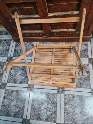 Mesa plegable de acacia