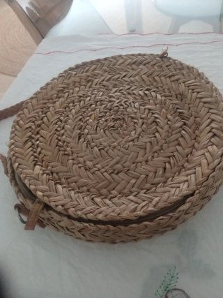 Bolso redondo de paja