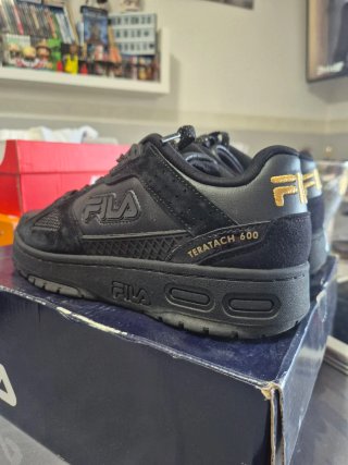 Scarpe Fila nere/oro n° 37.5