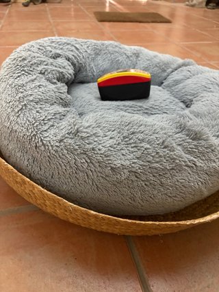 Cama para mascotas gris/marrón