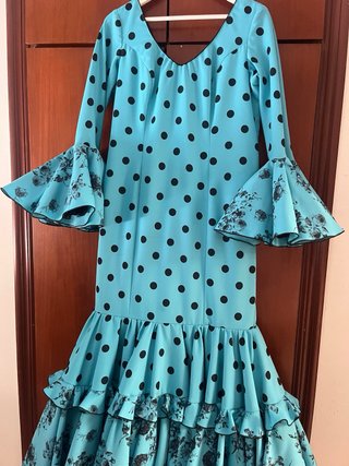 Traje Flamenca Gitana Azul Lunares. Estrechado de