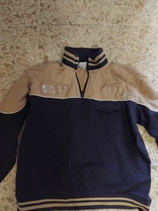 Felpa con zip e colletto