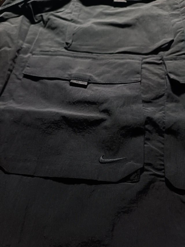 Pantalón cargo Nike Tech negros