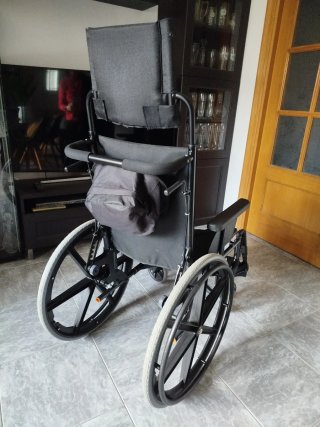 Silla de ruedas Brezy Premium