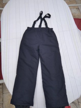 Pantalón de nieve negro con tirantes...
