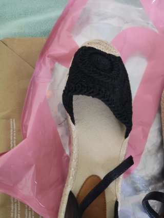 Sandalias nuevas,me las regalaron y no me quedaban