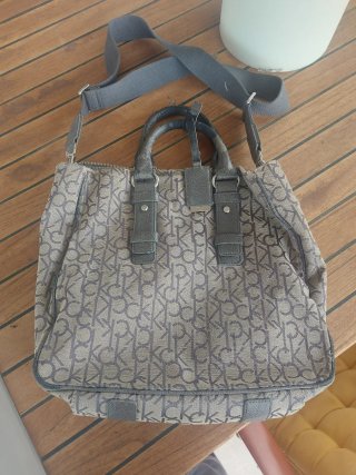 Bolso Calvin Klein Monogram Marrón y Gris