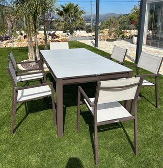 Conjunto Mesa extensible exterior con 6 sillas