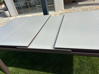 Conjunto Mesa extensible exterior con 6 sillas