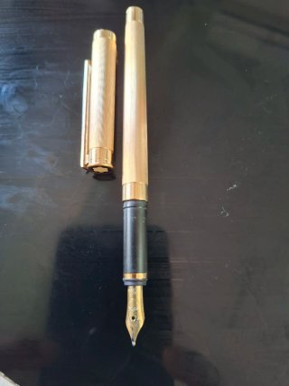 Bolígrafo Mont Blanc Dorado