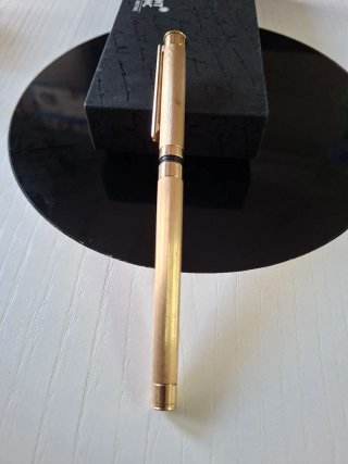 Bolígrafo Mont Blanc Dorado