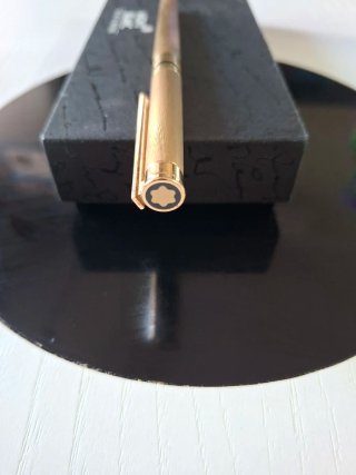 Bolígrafo Mont Blanc Dorado