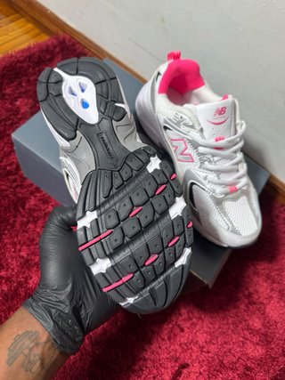Tênis New Balance 530 Branco Rosa