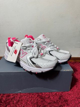 Tênis New Balance 530 Branco Rosa