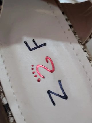 Sandalias cuña serpiente