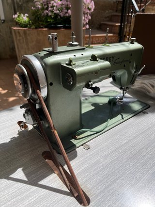 Máquina de coser Refrey Transforma