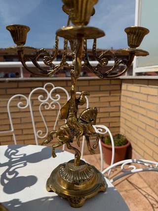 Juego 2 candelabros y reloj de bronce