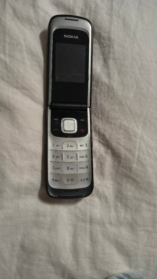 Nokia 2720 Fold Negro
