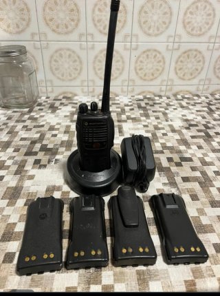 Walkie Talkie Motorola GP 340 VHF y CP 040 VHF