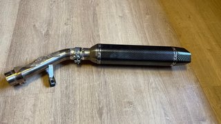 Escape Akrapovic Carbono