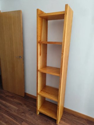 Librería de pino natural