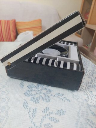 Juego de Tazas y Platos Rayas