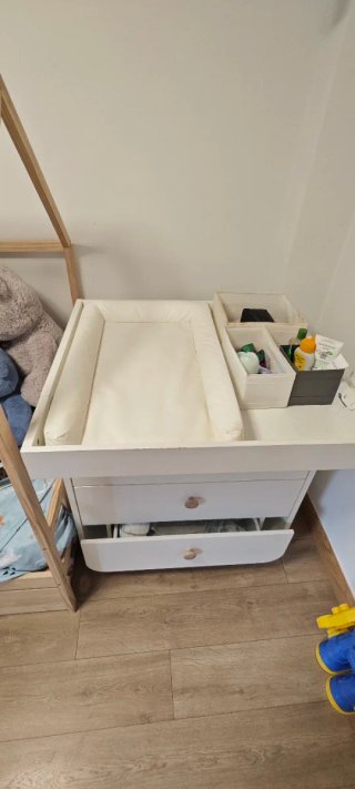 Cambiador de bebé blanco