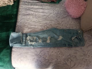Jeans azules rotos