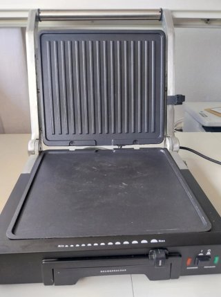 Plancha Jata GR1100 220-240V
