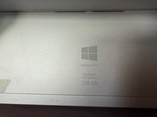 Microsoft Surface Tablet Gris