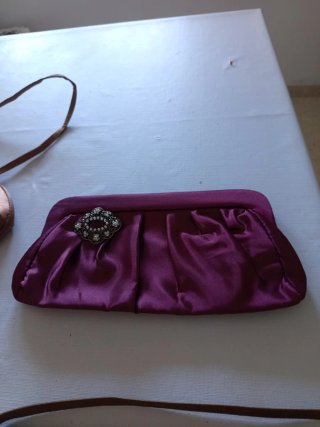Bolsos de fiesta dorados y morados