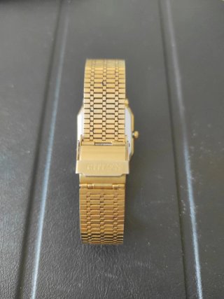 Reloj Citizen Quartz Dorado Octogonal