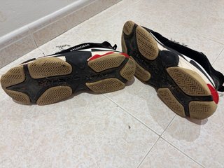 Balenciaga Triple S Sneakers Negras Rojas