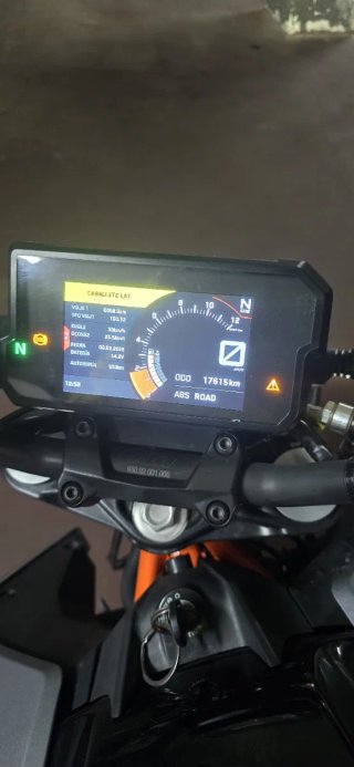 KTM 390 2023 Negra/Naranja