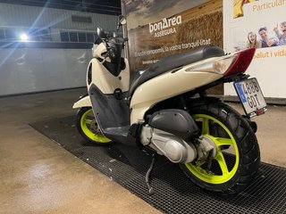 Honda SH 125i Scooter Automática Beige/Negro