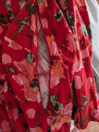 Vestido H&M cóctel floral rojo