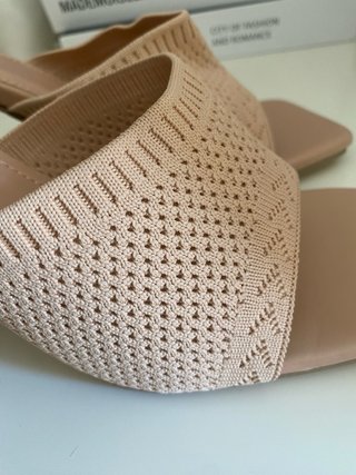 Sandalias Beige Tacón Grueso Malla