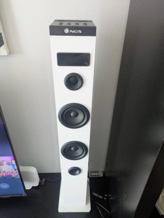 Torre de Sonido Bluetooth NGS Blanca y Negra