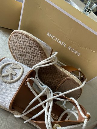Sandalias Michael Kors Beige y Marrón