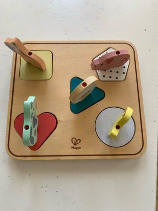 Juguete de madera Hape. Puzzle con sonido.
