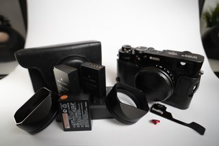 Fujifilm X100V Negra + Accesorios