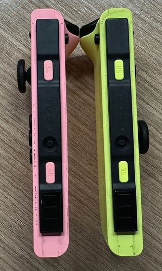 Oficial Joy-Con Nintendo Switch Ed. Rosa/Amarillo