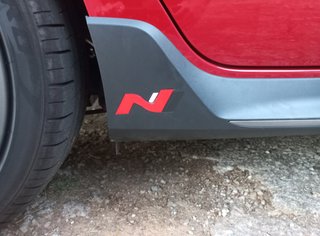 Pegatinas 3D para el faldón de i20N