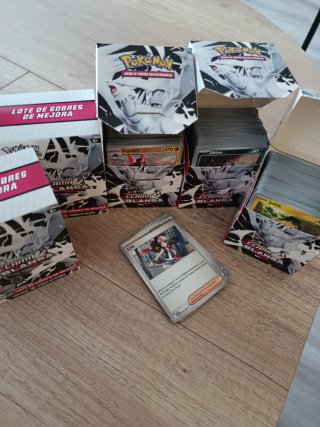 Lote Pokémon más de 2000 cartas
