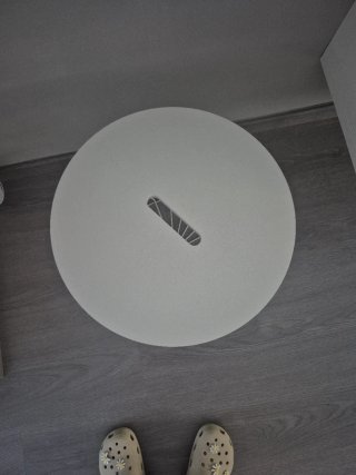 Mesita auxiliar blanca de metal